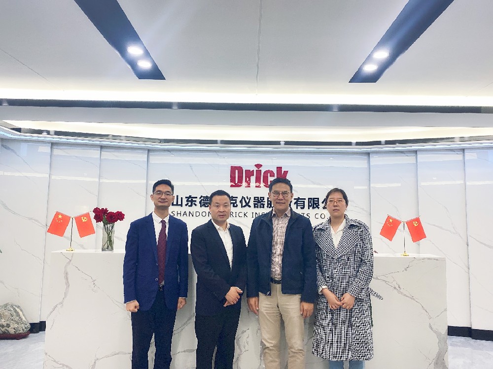 濟南市天橋區(qū)貿促會會長孫正、海外機構（中國）聯合辦公中心主任、山東省僑聯青委會副會長李化冰一行蒞臨德瑞克考察指導